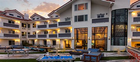 HOTEL HERMOSA .